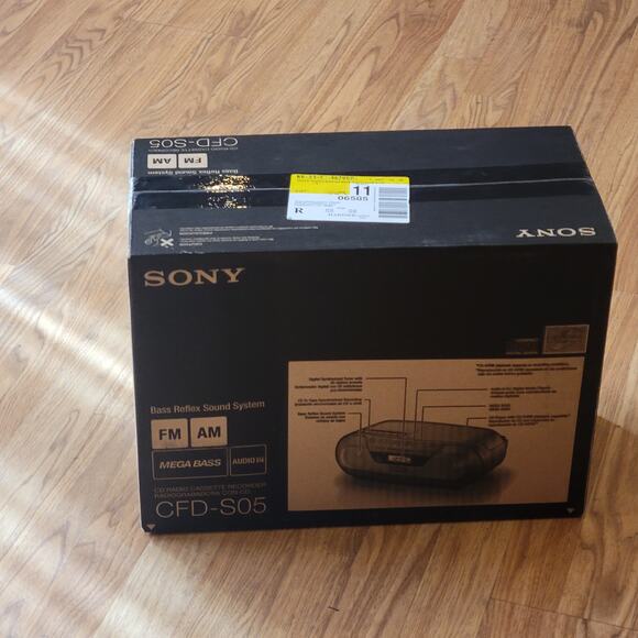 Sony CFD-S05 CD/Headphone Jack/CD-R Playback/Radio/CD-RW.../Cassette NEW SEALED - Picture 4 of 9